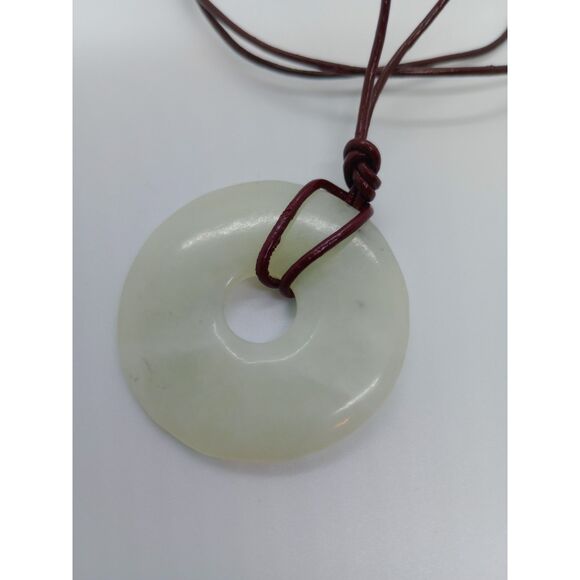 Vintage Natural Stone Jadeite Donut Disc Pendant 22" Leather Cord Necklace - Picture 3 of 4